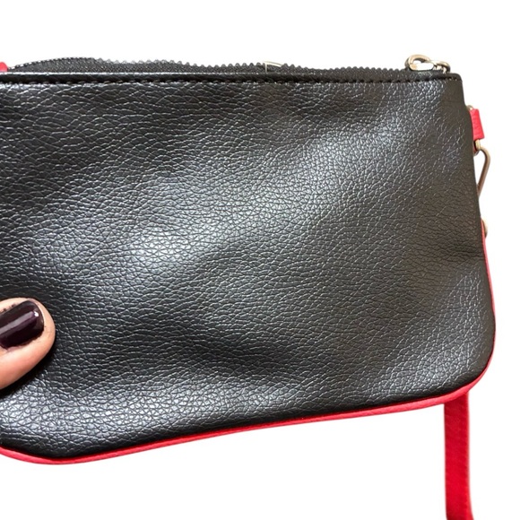 DISNEY MINNIE MOUSE Red & Black
Wristlet Zipper - Picture 7 of 12